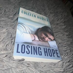 Losing Hope- Colleen Hoover (2nd book to hopeless)